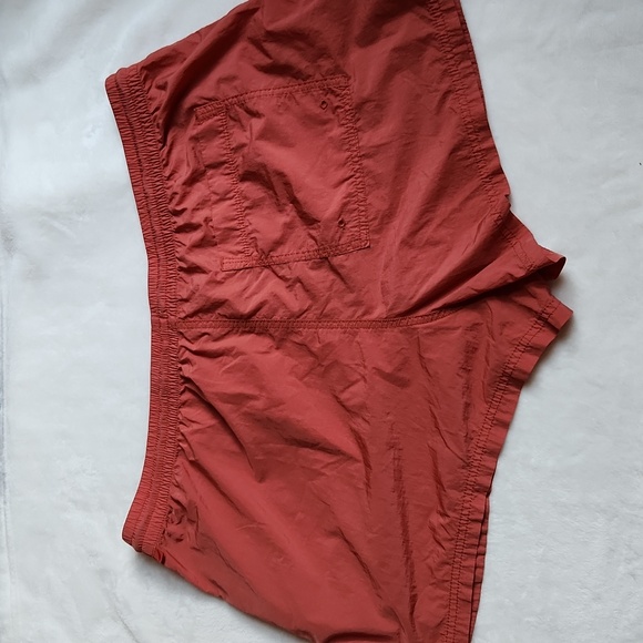 Athleta Women's Sz 16, Burnt Orange, Semi-Fitted with a Mid Rise Nylon Shorts - Picture 3 of 10